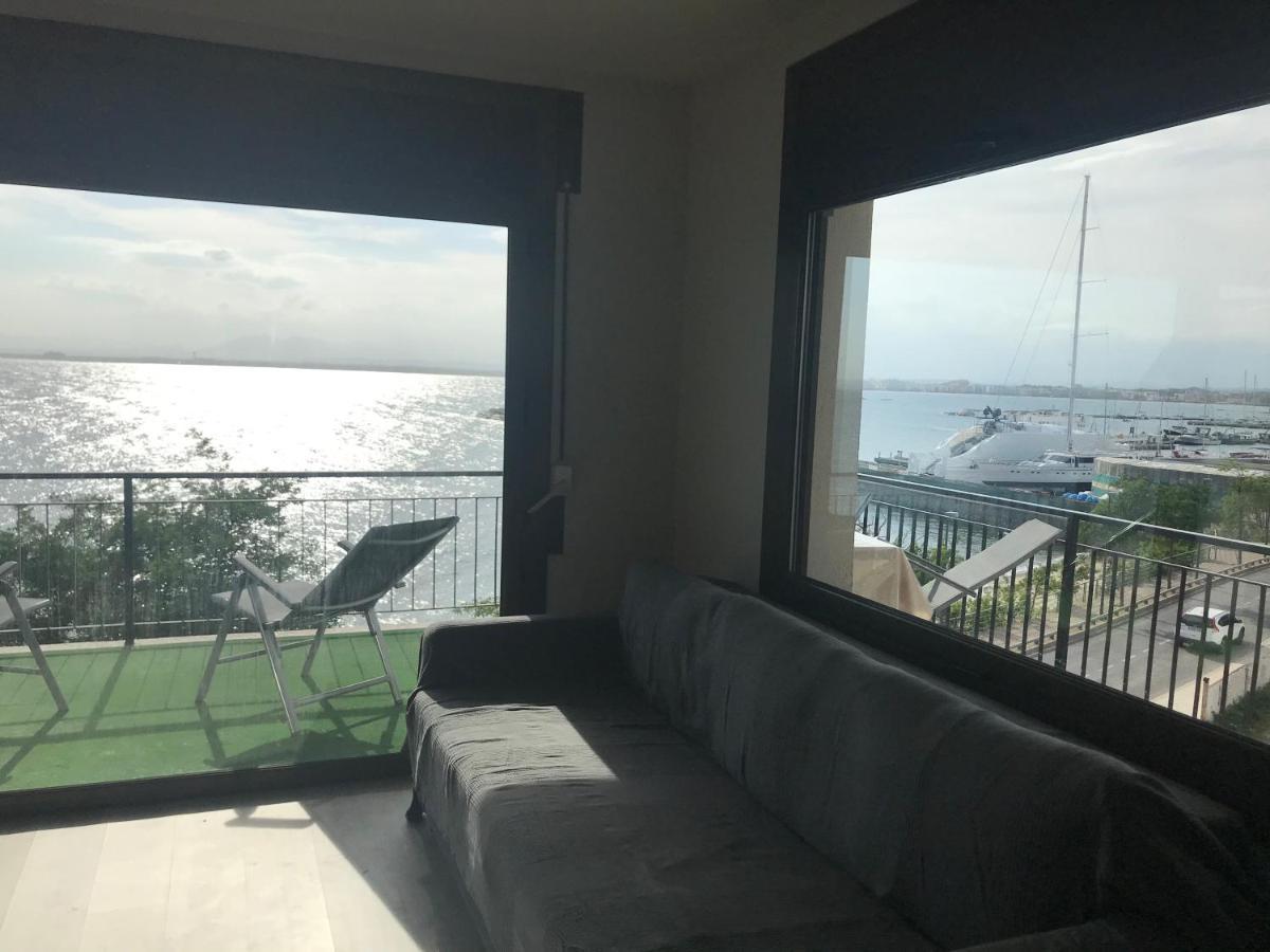 Far Bay Apartment Roses Luaran gambar